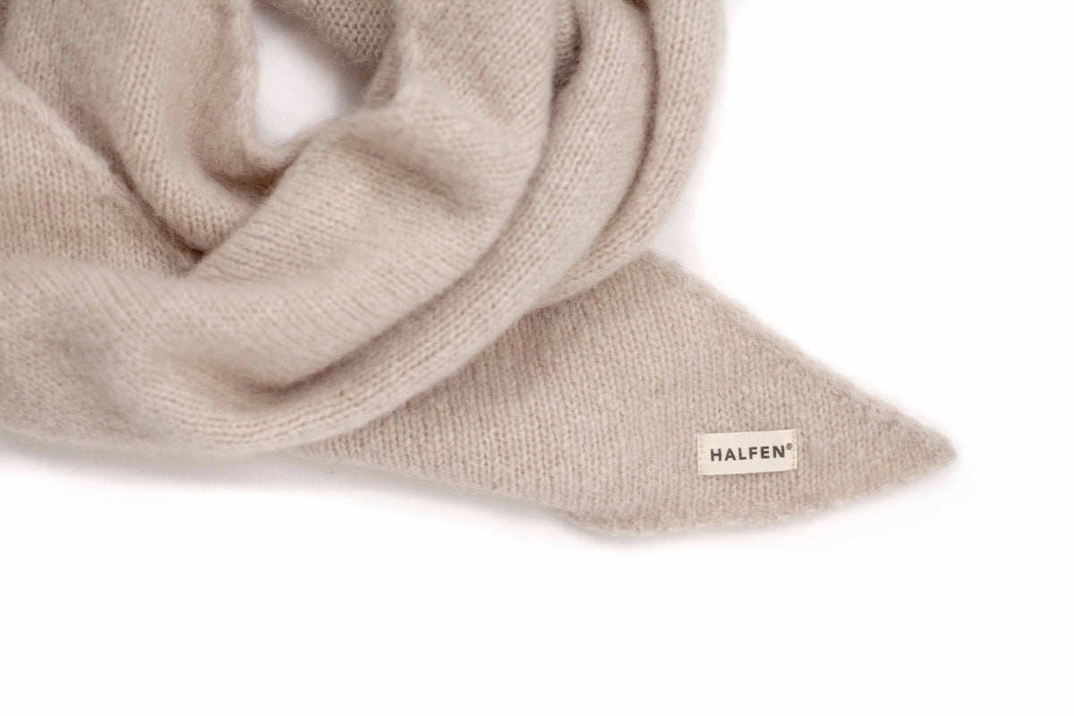 Halfen | Flauschiges Dreieckstuch - Merino, Alpaka & Seide
