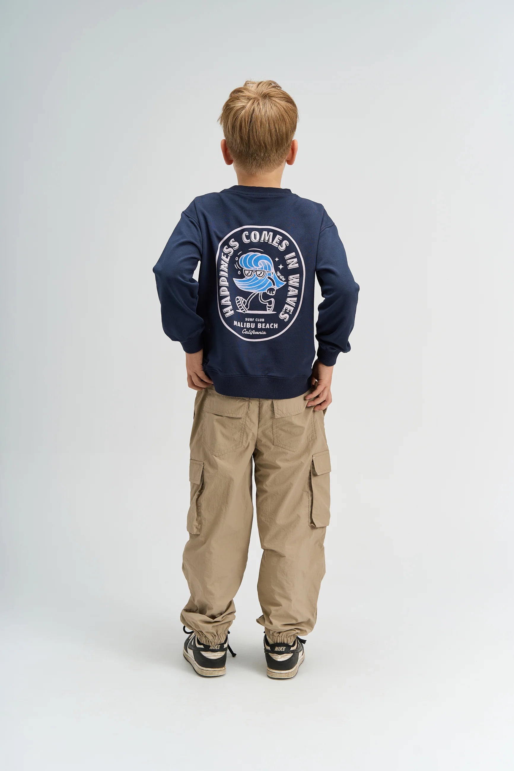 THE NEW | Sweatshirt - Happiness Comes in Waves